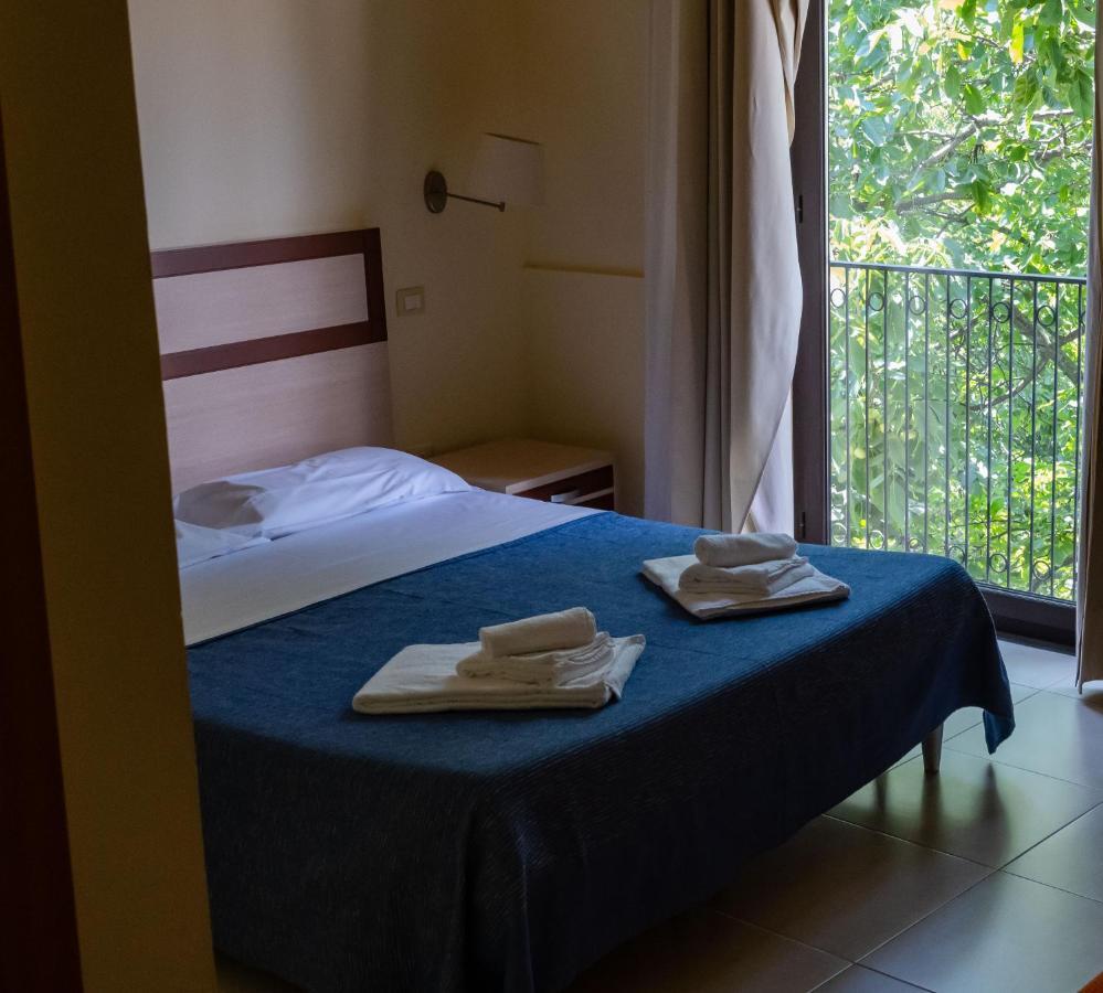 Hotel Milomax Экстерьер фото